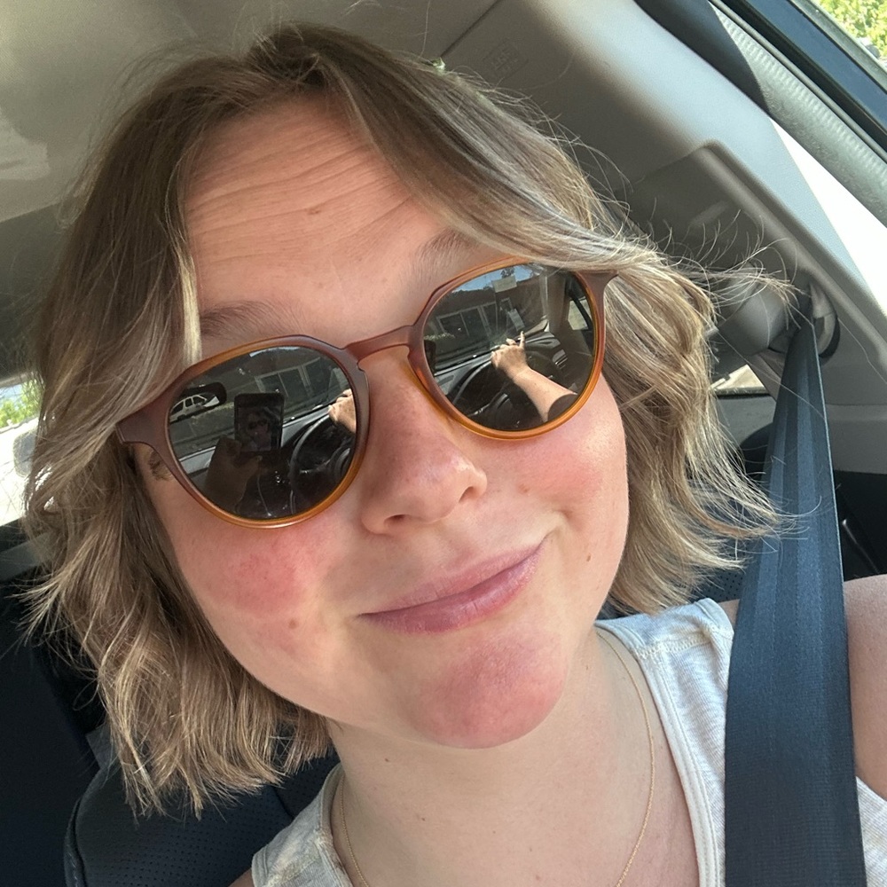 Meet your Posher, Lauren